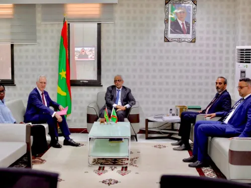 وزير الشؤون الاقتصادية يبحث سبل تعزيز التعاون مع سفير المملكة المتحدة