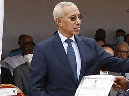 ترحييب كبير من الجالية الموريتانية في آنغولا بوزير الدفاع