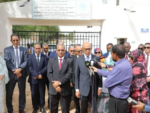 مفوض حقوق الإنسان يؤدي زيارة تفقد للإدارات والمؤسسات التابعة للقطاع